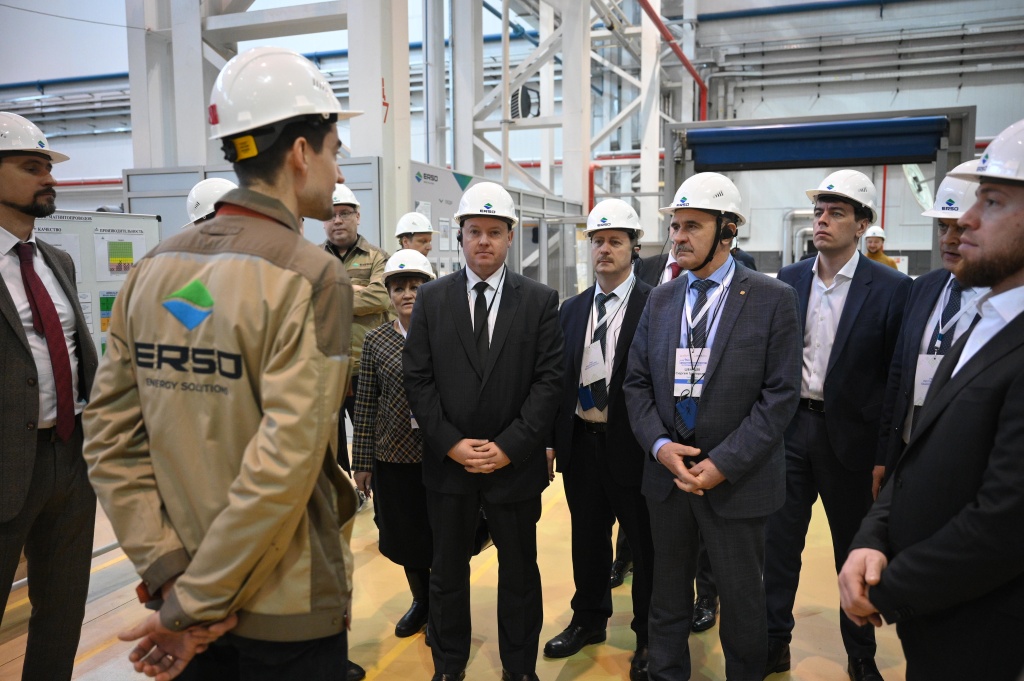 Завод ERSO посетила делегация министров промышленности со всей России.jpg